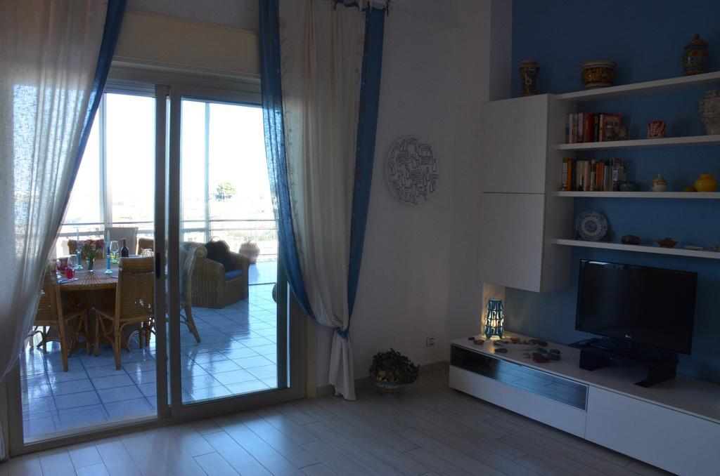 Apartament Terrazza Sul Mare Giardini-Naxos Zewnętrze zdjęcie